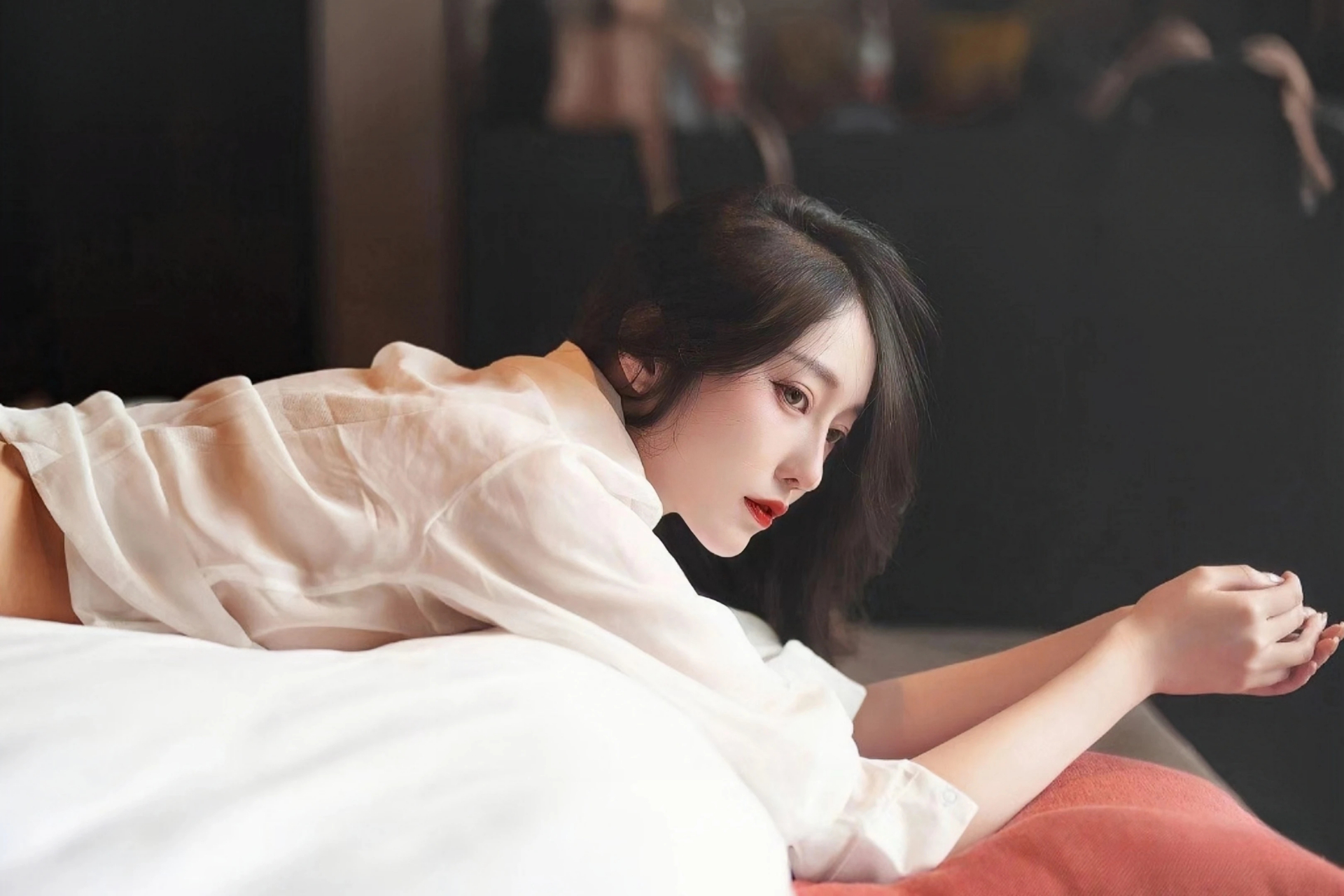 “锋刃-2025”国际狙击手射击竞赛进行“解救人质精准狙击”课目竞赛